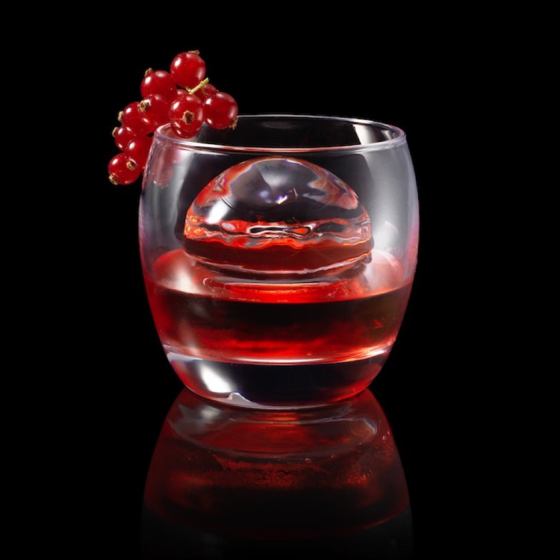 cocktail--rond-helder-ijsbal