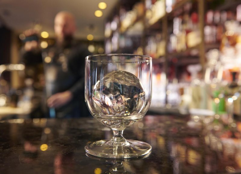 ijsbal-glas-bar